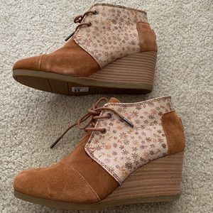Toms bootie size 6